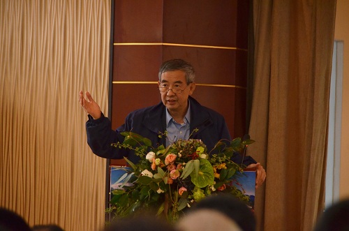 黄宏文研究员作报告
