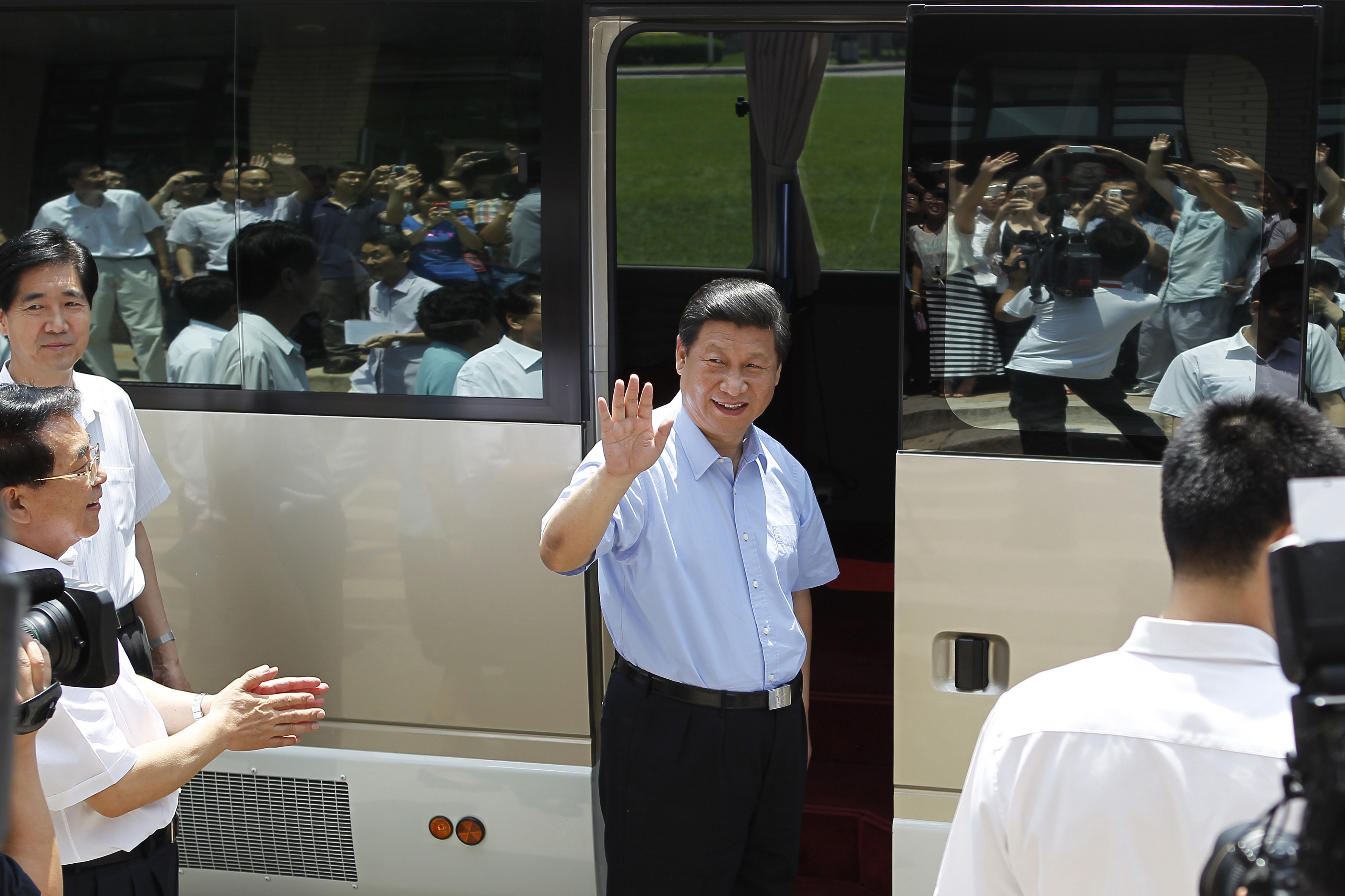 习主席来我校.jpg