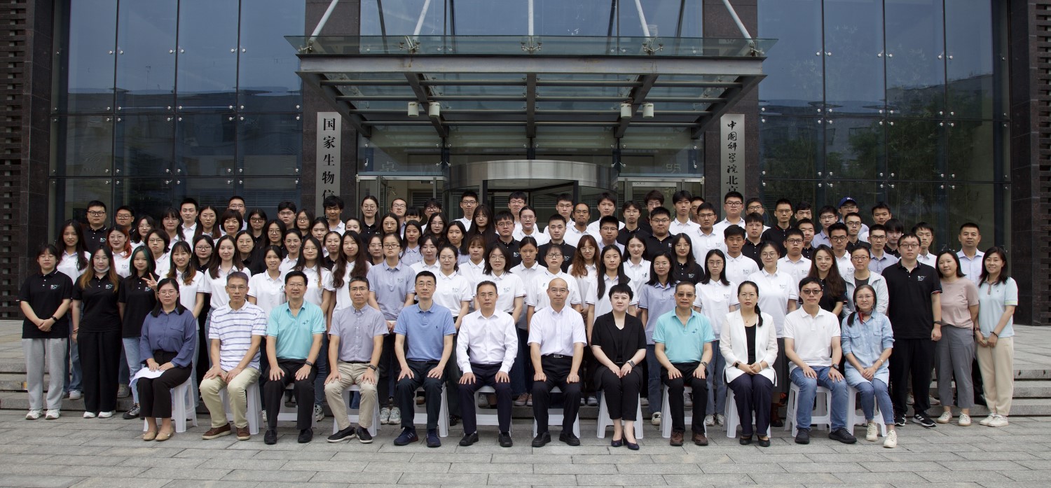 开学典礼合影.jpg