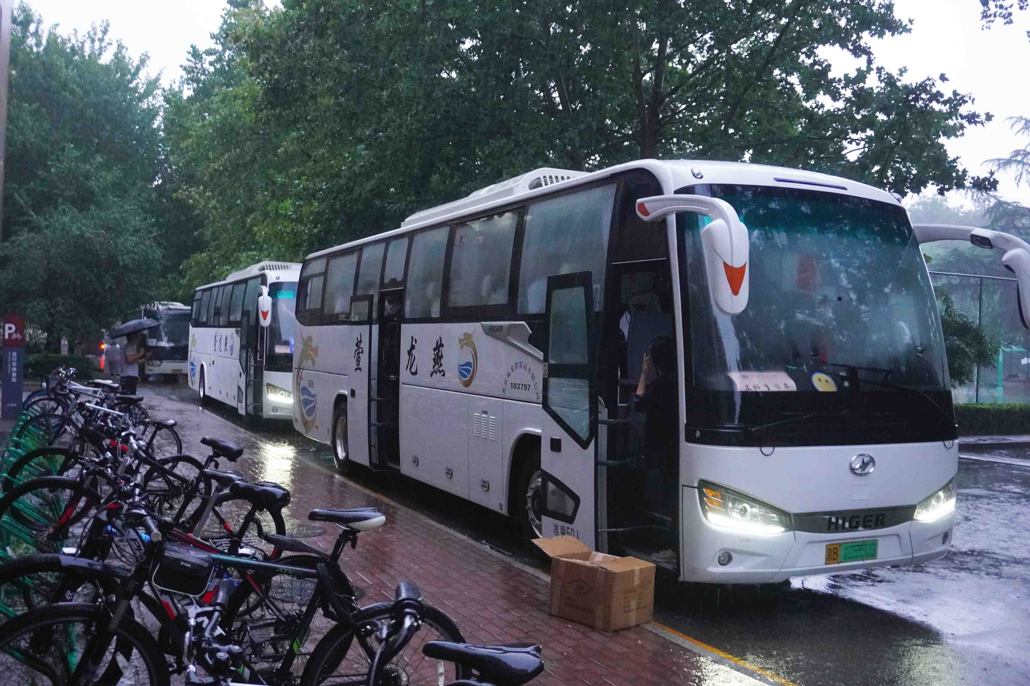 班车_未知摄影.jpg