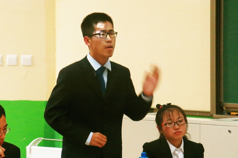 二辩李聪聪同学做小结