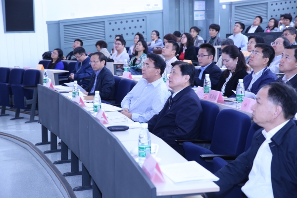 白春礼带领考核组成员到国科大进行校领导班子届中考核