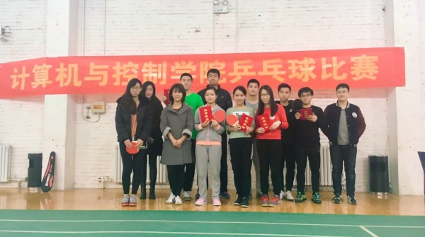 获奖选手与组委会合影