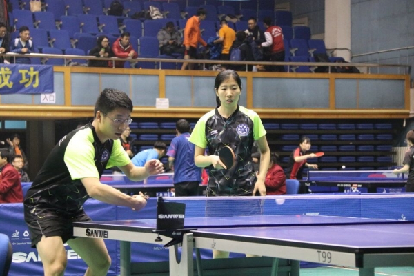 熊嘉欣与王晓勇混双比赛接发球