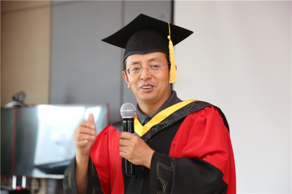 导师代表陈良富研究员发言 