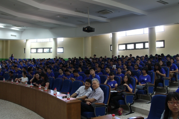 工学院开学典礼会场