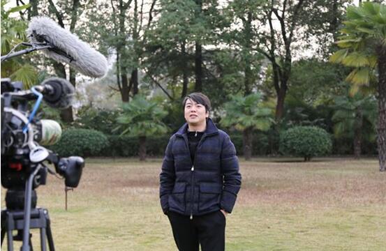 面对媒体,郎朗呼吁保护长江江豚 面对媒体,郎朗呼吁保护长江江豚