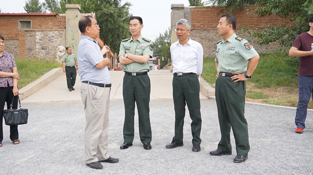 督导组检查训练场地