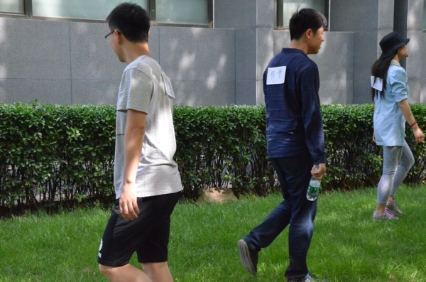 寻找线索中 寻找线索中