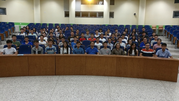 学生会、班级支部委员合影