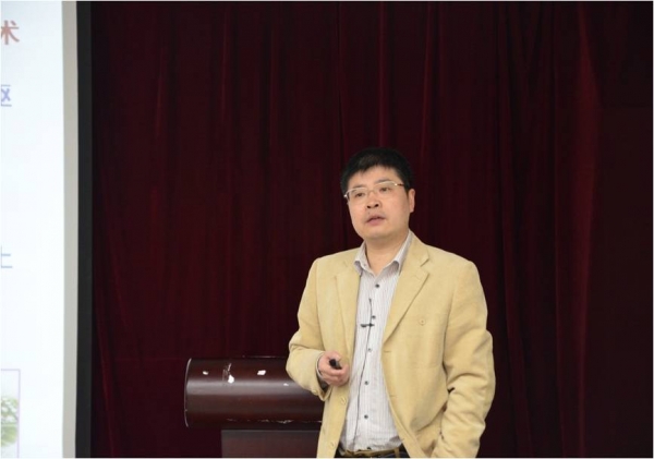 副所长杨小牛研究员作所情介绍