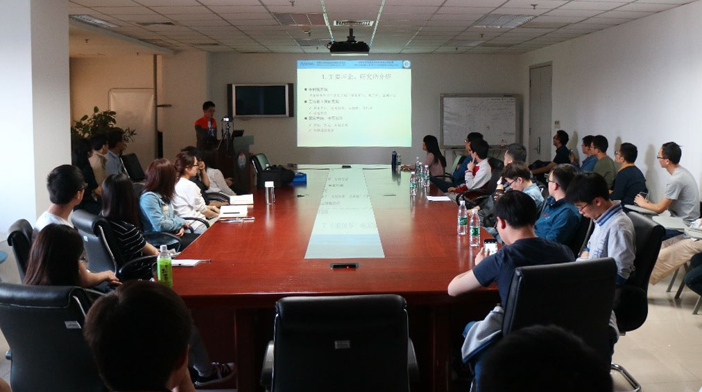 2017-04-27 研究生部成功举办“研究生就业经验交流会”.jpg