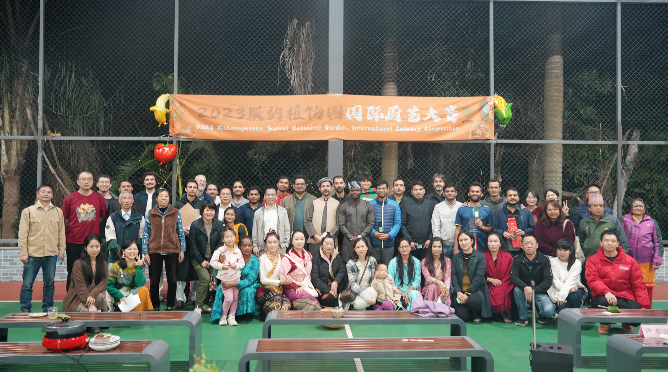 图片1 活动集体合照.png