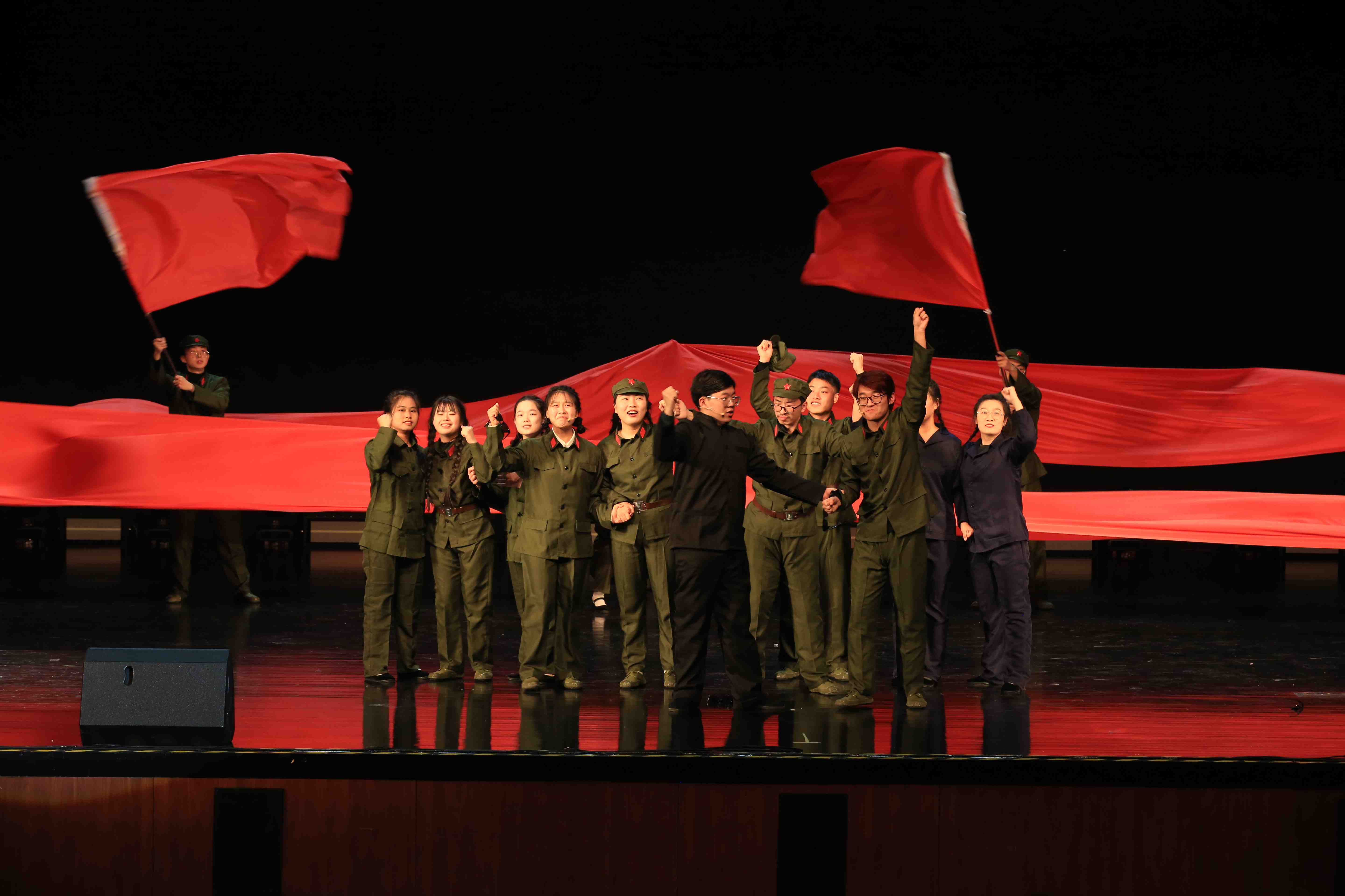 农学院《迎春》 (3).JPG