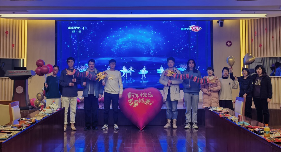 5合影.jpg