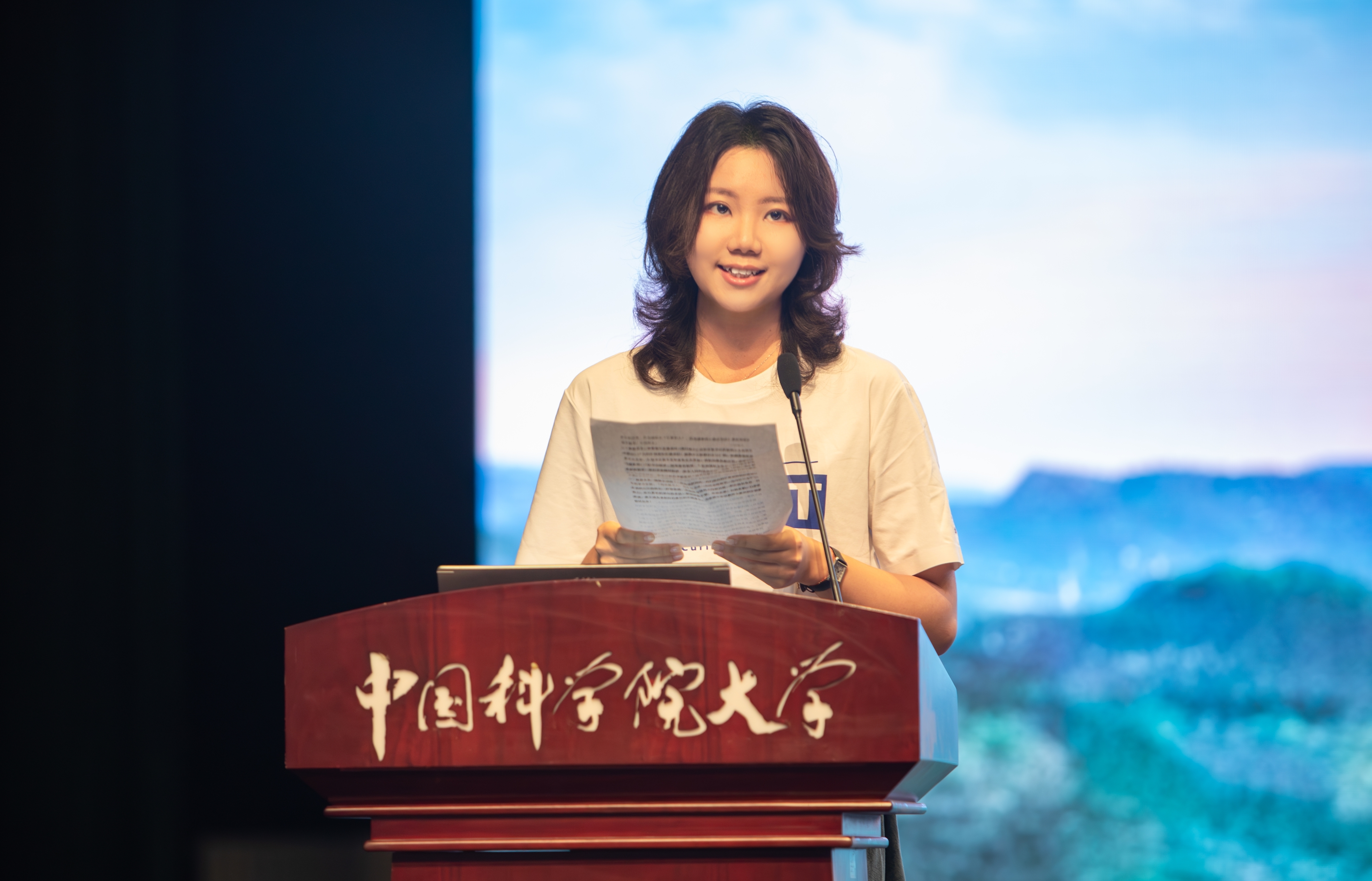 学生代表翟伯灵发言jpgpng.jpg