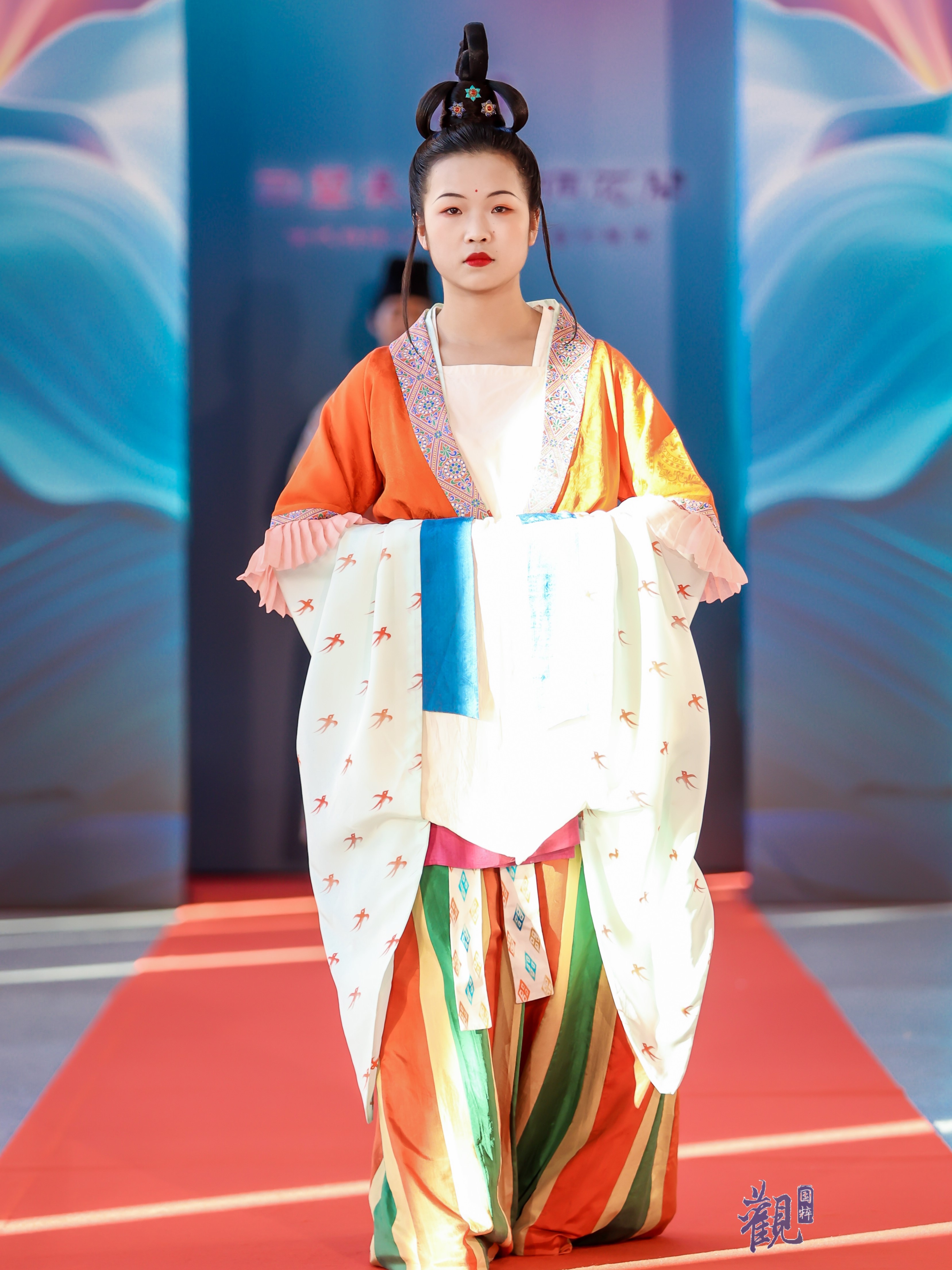 刘永平 未来技术学院 南北朝服饰.jpg
