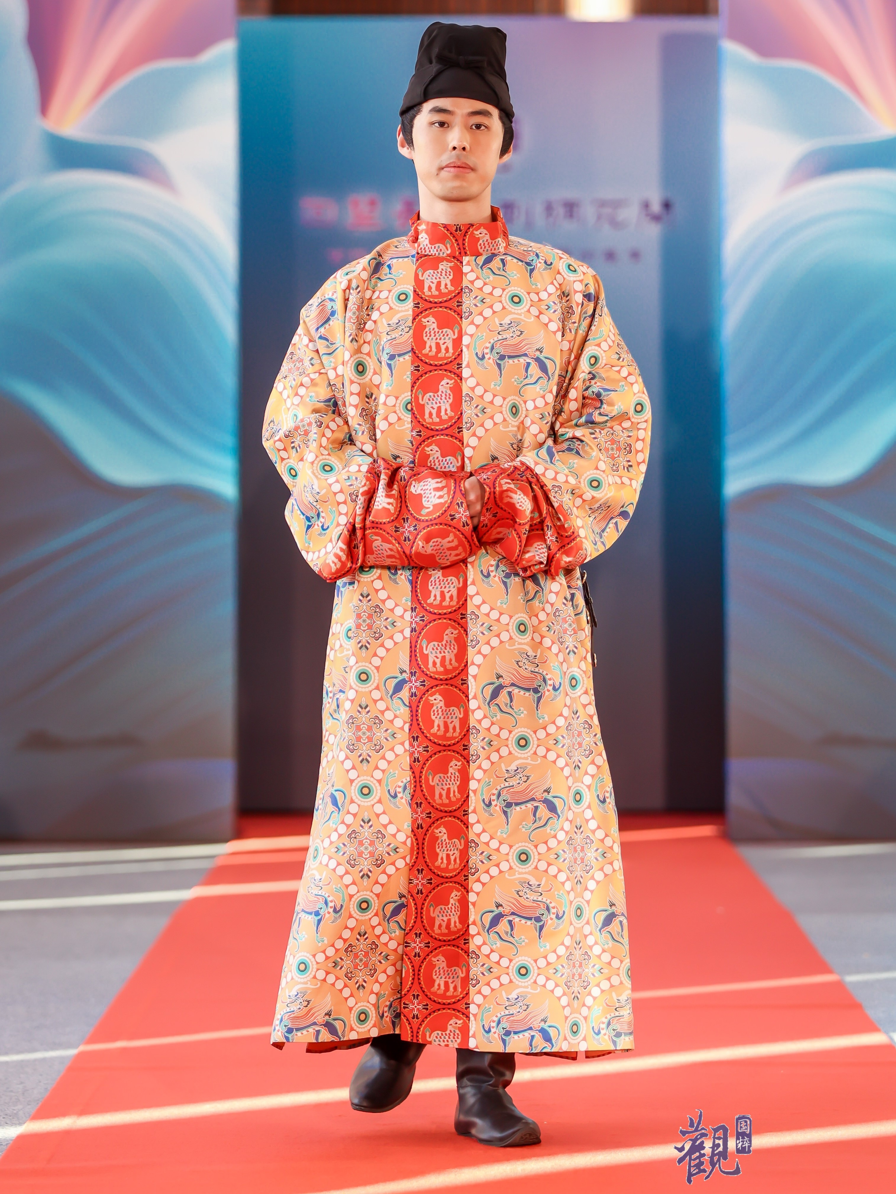 汪铭晨 工程科学学院 唐代披袄.jpg