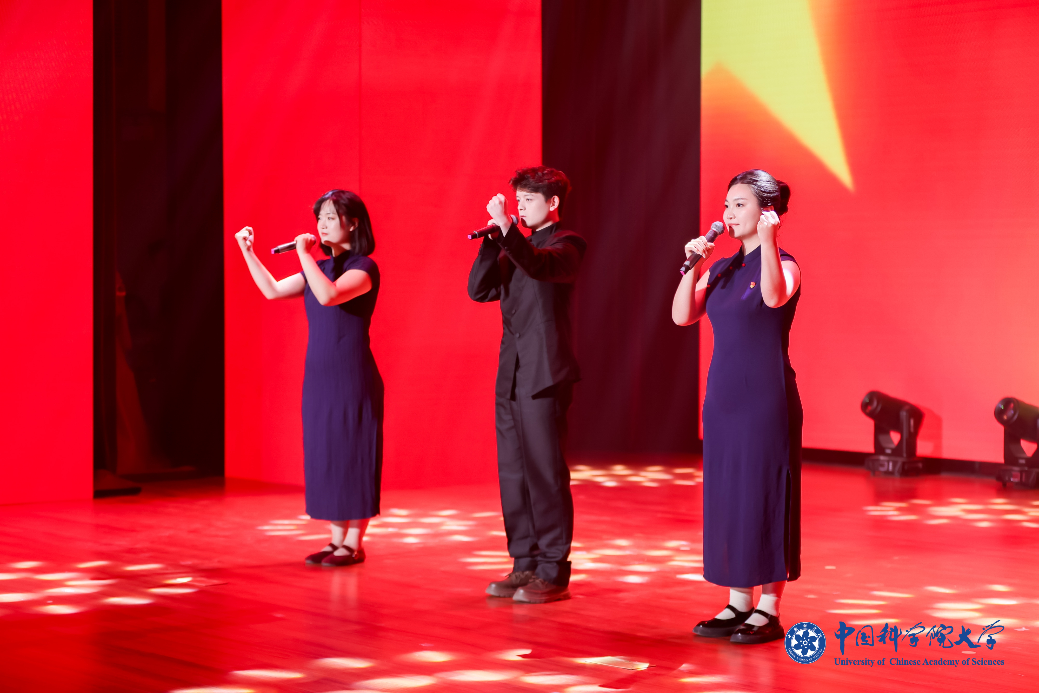 大学生组优秀奖 盛世中国——唱不完的辉煌.JPG