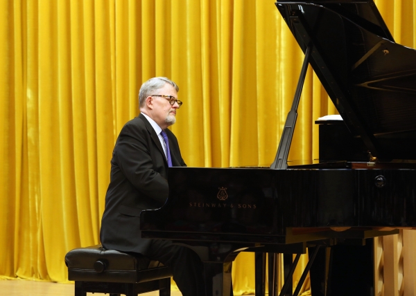 美国茱莉亚音乐学院教授 Matti Raekallio 演奏贝多芬第26号钢琴奏鸣曲(告别) 